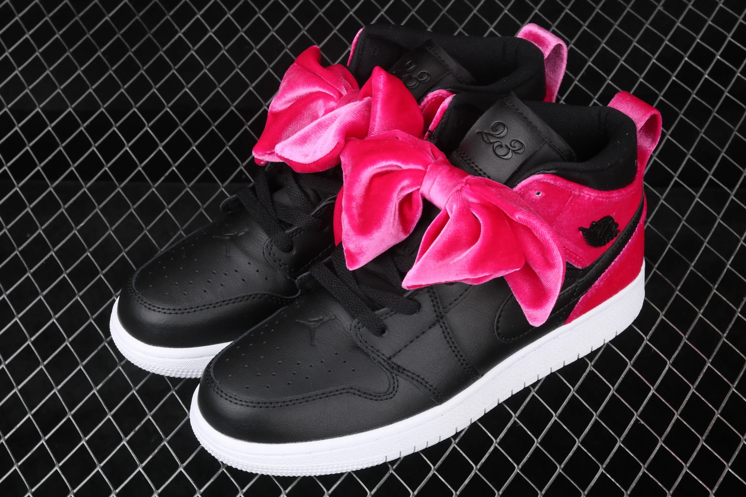 All categories Air Jordan Jordan series basketball shoes Air Jordan 1 Mid CLOT x Air Jordan 1 Mid "Fearless" AJ1 Joe 1 mid-top white silk CK5678-006